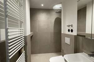 Erstbezug nach Sanierung: Helle Wohnung am Zamilapark