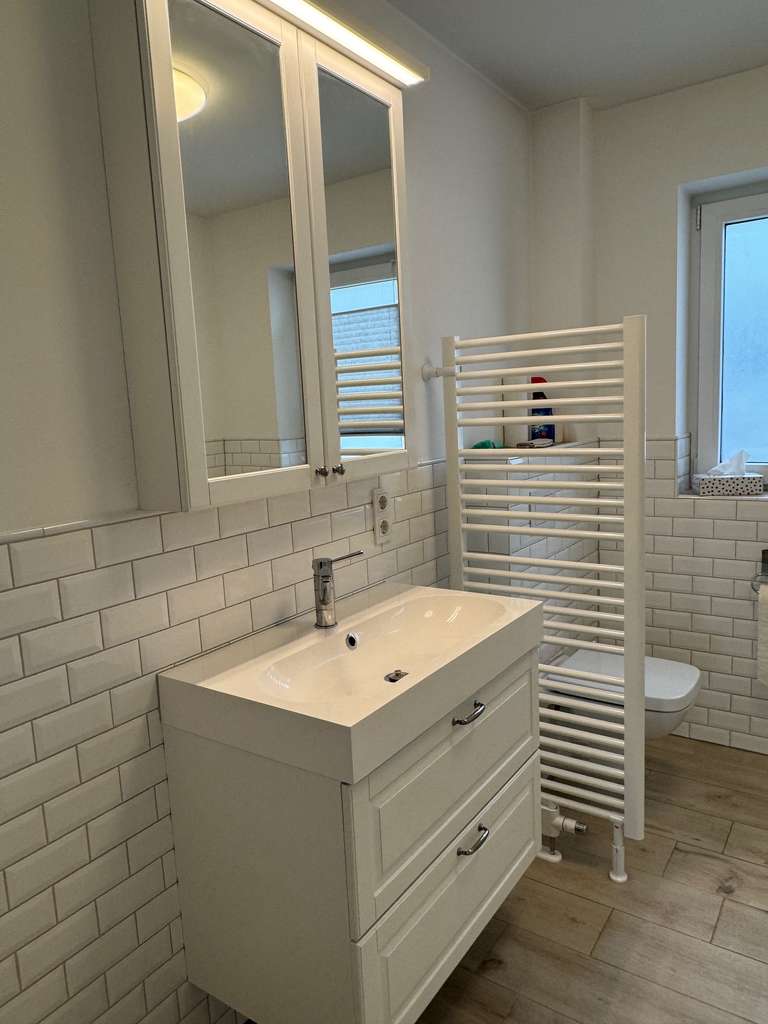 Immobilie in Stollberg/Erzgebirge - Haus im Haus ! Traumwohnung mit EBK, Balkon, Terrasse, Privatgarten, Topaussicht & Ausstattung. - Bild 3