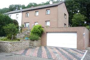 ** Modernisierte Doppelhaushälfte mit zwei Wohneinheiten und Garage in Westerkappeln ** – Die vollständige Adresse der Immobilie erhältst du vom Anbieter., 49492 Westerkappeln – Vorschaubild 1