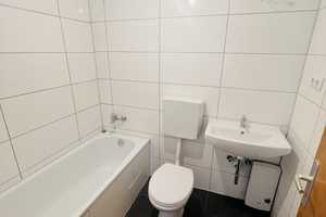 Nur noch Möbel rein!Renovierte 3-Zimmer suchen nette Mieter! – Körnerstr. 81/83, 58095 Hagen – Vorschaubild 4