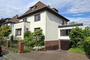 Großzügiges Ein-/Zweifamilienhaus in Hannover-Bothfeld, geeignet auch für Praxis/Büro und Wohnen.