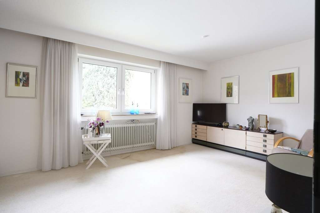 Immobilie in Warthausen - Ihr Traumhaus mit Wintergarten und viel Platz für die Familie - Bild 4