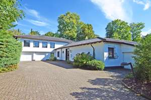 Zweifamilienhaus mit Potenzial im beliebten Brucker-Holt-Viertel
