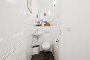 Stuck, Fischgrät & Flügeltüren: Herrschaftliche Familienwohnung in bester Lage Charlottenburgs! – Mommsenstr. 61, 10629 Charlottenburg, Berlin – Vorschaubild 12