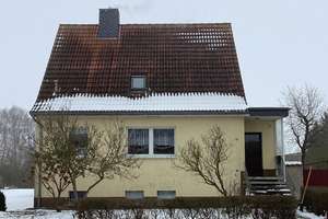 Dieses Einfamilienhaus ist in Massivbauweise mit viel Nebengebäude – Die vollständige Adresse der Immobilie erhältst du vom Anbieter., 29413 Diesdorf – Vorschaubild 3
