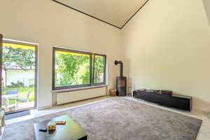 Schuch Immobilien - Großzügiges Reihenhaus mit Garten und Kamin in Wiesbaden-Delkenheim – Die vollständige Adresse der Immobilie erhältst du vom Anbieter., 65205 Delkenheim, Wiesbaden – Vorschaubild 3