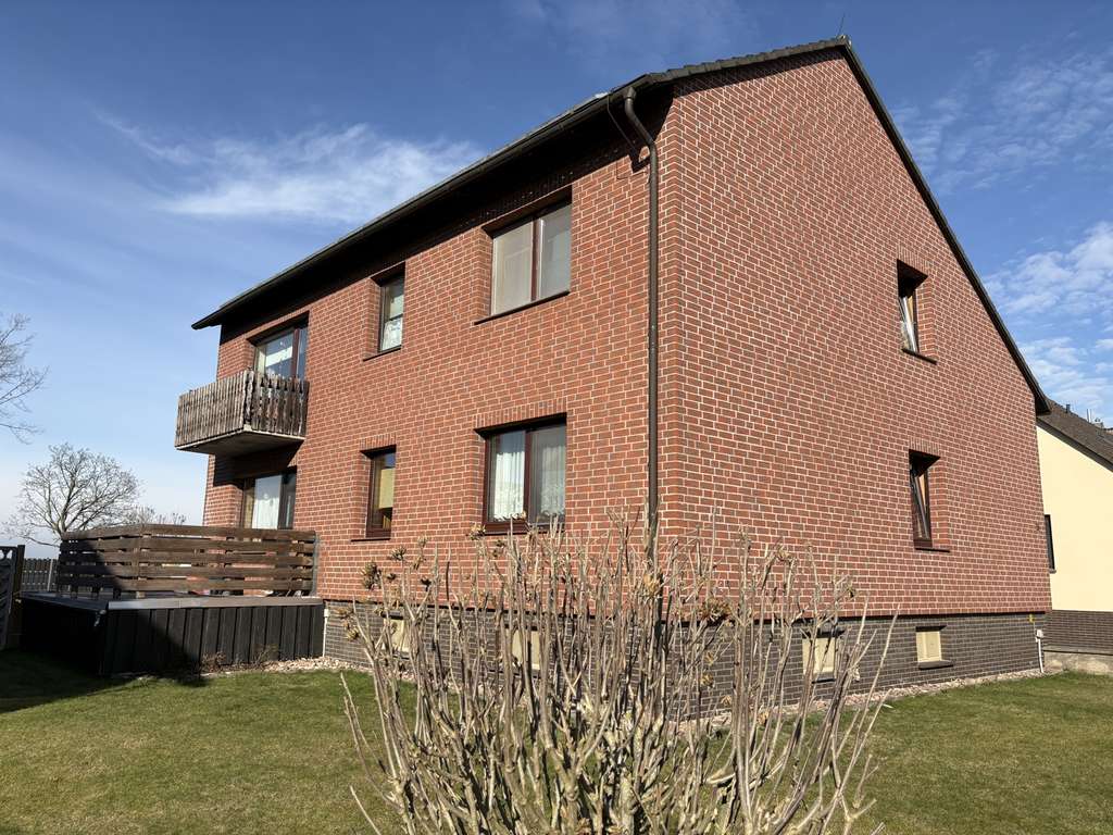 Immobilie in Nienstädt - "Teilvermietetes Zweifamilienhaus in ruhiger Lage von Meinefeld!" - Bild 0