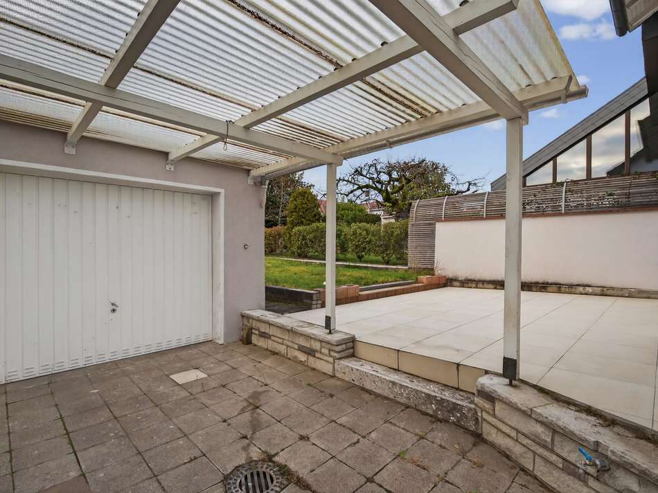 Garage & Terrasse