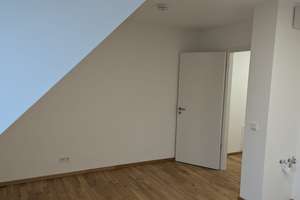 Helle 1-Zimmer Dachgeschosswohnung mit Balkon in Regensburg-Ostenviertel – Maierhoferstraße 1, 93047 Ostenviertel, Regensburg – Vorschaubild 7