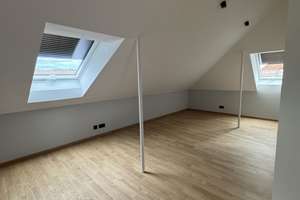 Helle 3 Zimmer Dachwohnung mit Festungsblick – Egloffsteinstraße 2, 97072 Sanderau, Würzburg – Vorschaubild 14