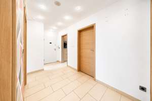 Modern. Gepflegt. Perfekt gelegen. 3-Zimmer-Wohnung mit Balkon & TG in Groß-Buchholz – Die vollständige Adresse der Immobilie erhältst du vom Anbieter., 30655 Groß-Buchholz, Hannover – Vorschaubild 1