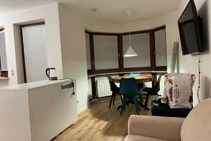 Stilvolle 1-Zimmer-Wohnung mit Balkon und EBK in München Perlach – Therese-Giehse-Allee 60, 81739 München – Vorschaubild 2