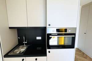 Helle Wohnung mit durchdachtem Grundriss - 2-Zimmer Wohnung mit EBK , FBH und Balkon – Glienicker Weg 136, 12489 Adlershof, Berlin – Vorschaubild 5