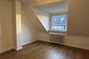 Wohntraum: Frisch sanierte, helle Dachgeschosswohnung in Düsseldorf-Gerresheim – Sonnbornstraße 18, 40625 Gerresheim, Düsseldorf – Vorschaubild 11