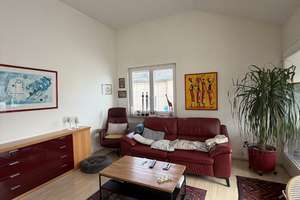 Schiersteiner Hafen vor der Tür | Helle 3 Zi. DG-Wohnung mit Balkon & Stellplatz – Wasserrolle 9A, 65201 Schierstein, Wiesbaden – Vorschaubild 2