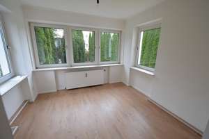 Rendite 4% ! Mehrfamilienhaus mit 4 Wohnungen und Balkonen, Dachterrasse in Regensburg Südost – Die vollständige Adresse der Immobilie erhältst du vom Anbieter., 93053 Kasernenviertel, Regensburg – Vorschaubild 6