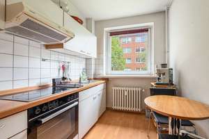 Lichtdurchflutete 2-Zimmer-Wohnung mit Südwest-Balkon in begehrter Lage von Barmbek-Nord – Die vollständige Adresse der Immobilie erhältst du vom Anbieter., 22307 Barmbek-Nord, Hamburg – Vorschaubild 2