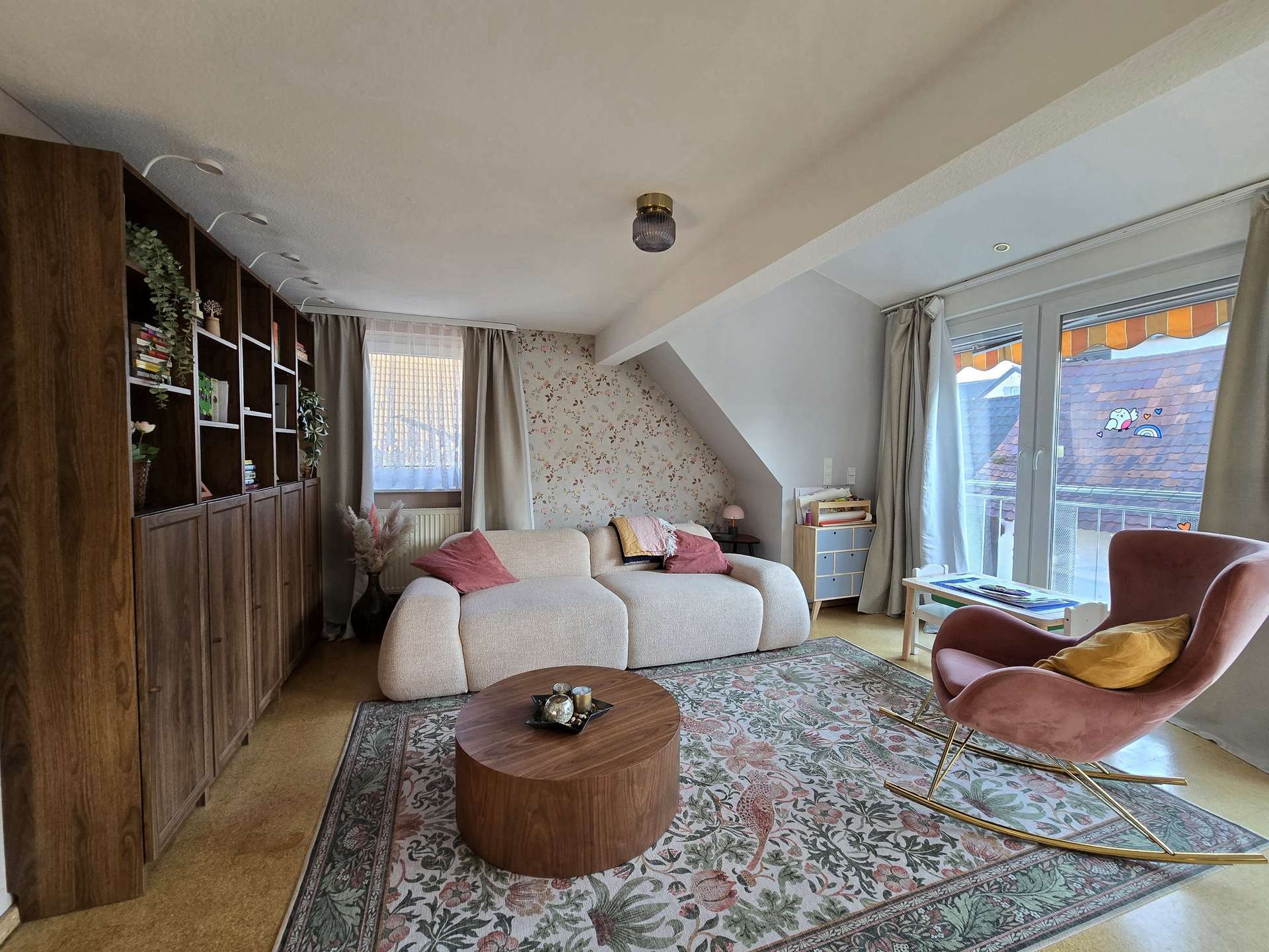 Immobilie in Iffezheim - 3 Zimmer Wohnung mit 59 m² Dachterrasse, Garage und eingenemen Treppenaufgang - Bild 4