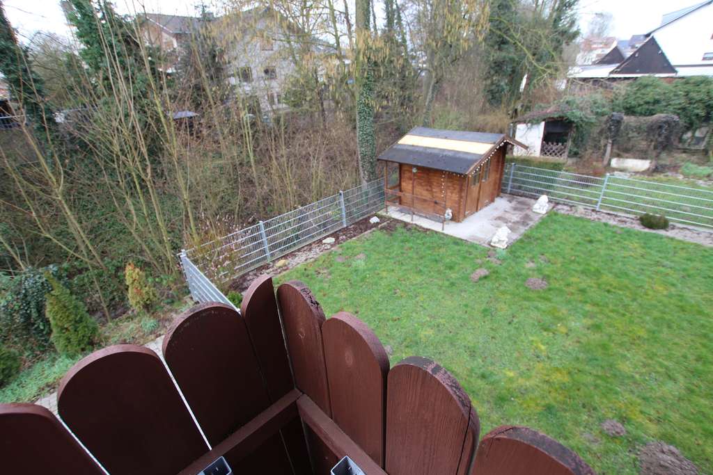 Immobilie in Wiesloch - Charmantes Mehrgenerationen-Ensemble plus 2 Wohneinheiten mit Garten, Garage u. Stellplätze - Bild 2