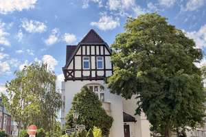Möblierte 2-Zimmer-Wohnung mit Balkon in Düsseldorf-Oberkassel