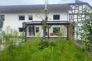 Modernisierte Doppelhaushälfte mit hochwertigem Wohnkomfort - sofort einziehen und wohlfühlen