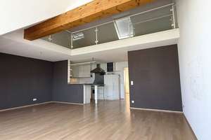 Stylische Maisonettewohnung mit Galerie, offener Küche und Carport in ruhiger Wohnlage von Haibach – Die vollständige Adresse der Immobilie erhältst du vom Anbieter., 63808 Haibach – Vorschaubild 3