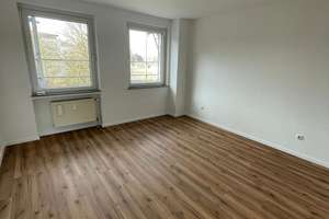 renovierte helle 3 Zimmer Wohnung , 76 m² -  in Oberhausen-Marienkirche – Schwartzstr. 100, 46045 Marienkirche, Oberhausen – Vorschaubild 3
