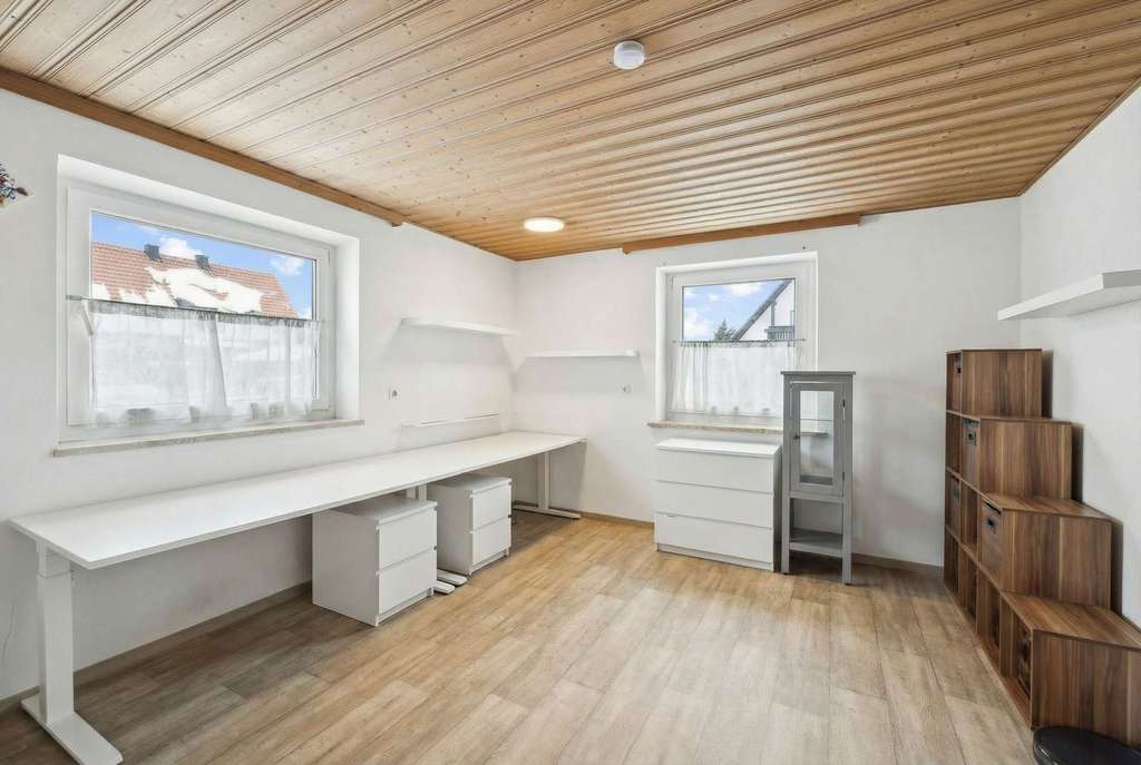 Immobilie in Freising - Mehr Raum. Mehr Grund. Mehr Möglichkeiten - EFH im Grünen mit Entwicklungspotenzial in Attaching - Bild 2