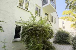 Helle 2-Zimmer-Wohnung mit Balkon in Schwabing-Freimann