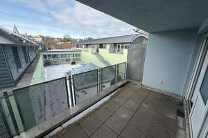 lichtdurchflutete 3-Raum-Wohnung mit Balkon - WE 27 – Nicolaistr. 35, 8209 Auerbach/Vogtland – Vorschaubild 2