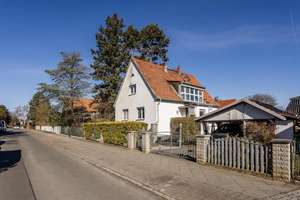 Doppelhaushälfte 115qm in Lichterfelde Ost mit 3,5 Zimmer, ausgebautem Dachgeschoss und Wohn-Keller – Die vollständige Adresse der Immobilie erhältst du vom Anbieter., 12209 Lichterfelde, Berlin – Vorschaubild 2
