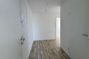 Modernisierte 3-Zimmerwohnung in Geestemünde mit Balkon – Schillerstr. 67, 27570 Geestemünde, Bremerhaven – Vorschaubild 2