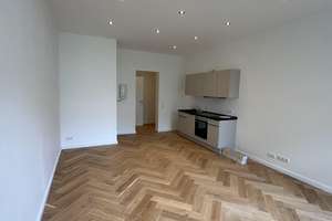 Erstbezug nach Kernsanierung | Stilvolle 1-Zimmer-Wohnung mit Fischgrätboden in Winterhude – Maria-Louisen-Straße 7, 22301 Winterhude, Hamburg – Vorschaubild 2