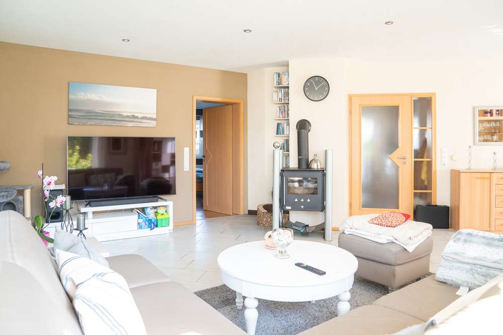 Immobilie in Weisel - ***Raumvielfalt und Gartenidylle*** - Bild 8