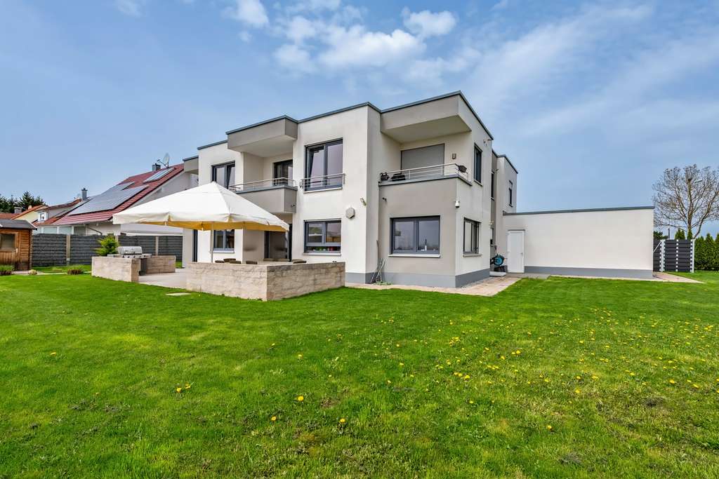 Immobilie in Alfdorf - Attraktives 3 Familienhaus mit sensationeller  Aussicht - Bild 0