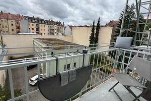 Charmante 2-Zimmer-Wohnung im 3. OG eines Ensembleschutz-Hauses in Nürnberg Steinbühl – Die vollständige Adresse der Immobilie erhältst du vom Anbieter., 90443 Steinbühl, Nürnberg – Vorschaubild 2
