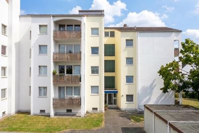 Attraktive, großzügig geschnittene Wohnung mit Balkon in Gernsheim