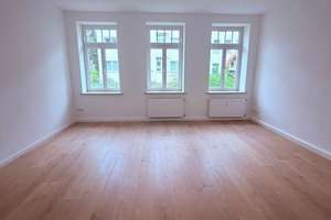 Helle 2-Zimmer-Wohnung mit Balkon in ruhiger Lage