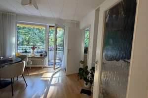 Untermiete für meine ruhige und liebevoll möblierte Wohlfühlwohnung im Grünen l mit Balkon – Die vollständige Adresse der Immobilie erhältst du vom Anbieter., 81927 Englschalking, München – Vorschaubild 3