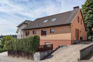 Freistehendes Einfamilienhaus mit Einliegerwohnung in bevorzugter Wohnlage von Wetter-Grundsch – Ennepe-Ruhr-Kreis – Vorschaubild 1