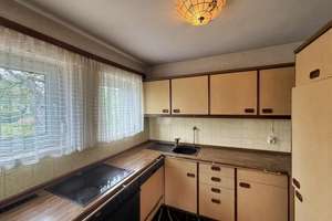 Sanierungsbedürftige DHH mit großem Eckgrundstück in ruhiger Lage von Augsburg-Bärenkeller – Die vollständige Adresse der Immobilie erhältst du vom Anbieter., 86156 Bärenkeller, Augsburg – Vorschaubild 8