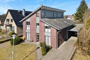 Architektonisches Wohnerlebnis mit Einliegerwohnung – Zentral & ruhig in Neumünster-Faldera – Die vollständige Adresse der Immobilie erhältst du vom Anbieter., 24537 Faldera, Neumünster – Vorschaubild 2