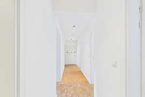 Schöne 4-Zimmer-Wohnung mit Gartenblick & Tiefgaragenstellplatz in Karlsruhe-Weststadt/Mühlburg – Die vollständige Adresse der Immobilie erhältst du vom Anbieter., 76185 Mühlburg, Karlsruhe – Vorschaubild 7