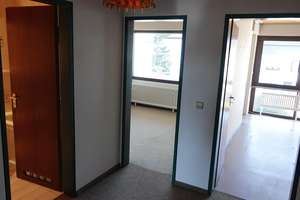 Privat: Familienfreundliches Reihenhaus mit Garten & Garage in bester Lage, Böblingen-Tannenberg – Die vollständige Adresse der Immobilie erhältst du vom Anbieter., 71032 Böblingen – Vorschaubild 27