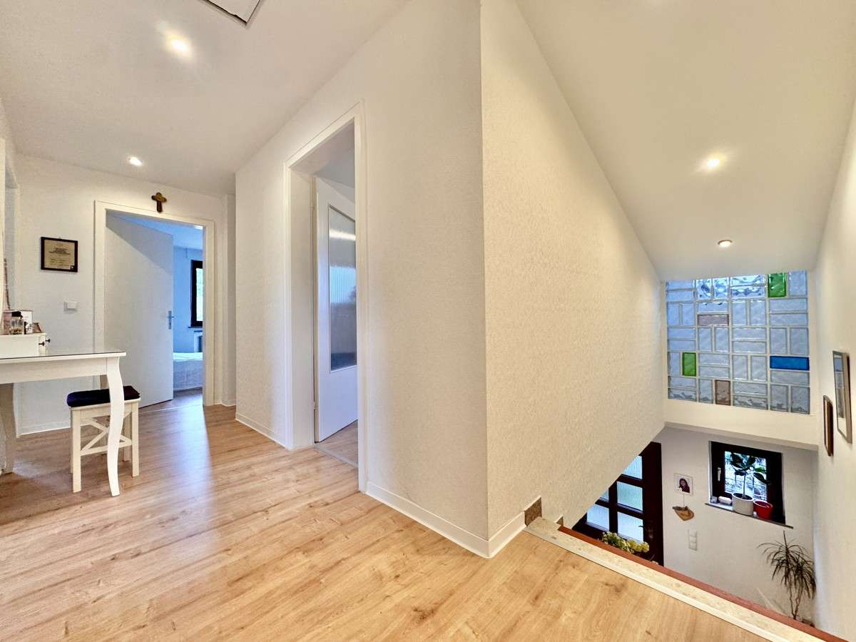 Immobilie in Bad Marienberg (Westerwald) - **Modernisierte Doppelhaushälfte mit tollem Grundstück in guter Lage von Bad Marienberg Zinhain** - Bild 7