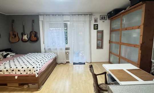 Vermietete 1-Zimmer- Wohnung mit Balkon und Garage in Mannheim-Neckarau