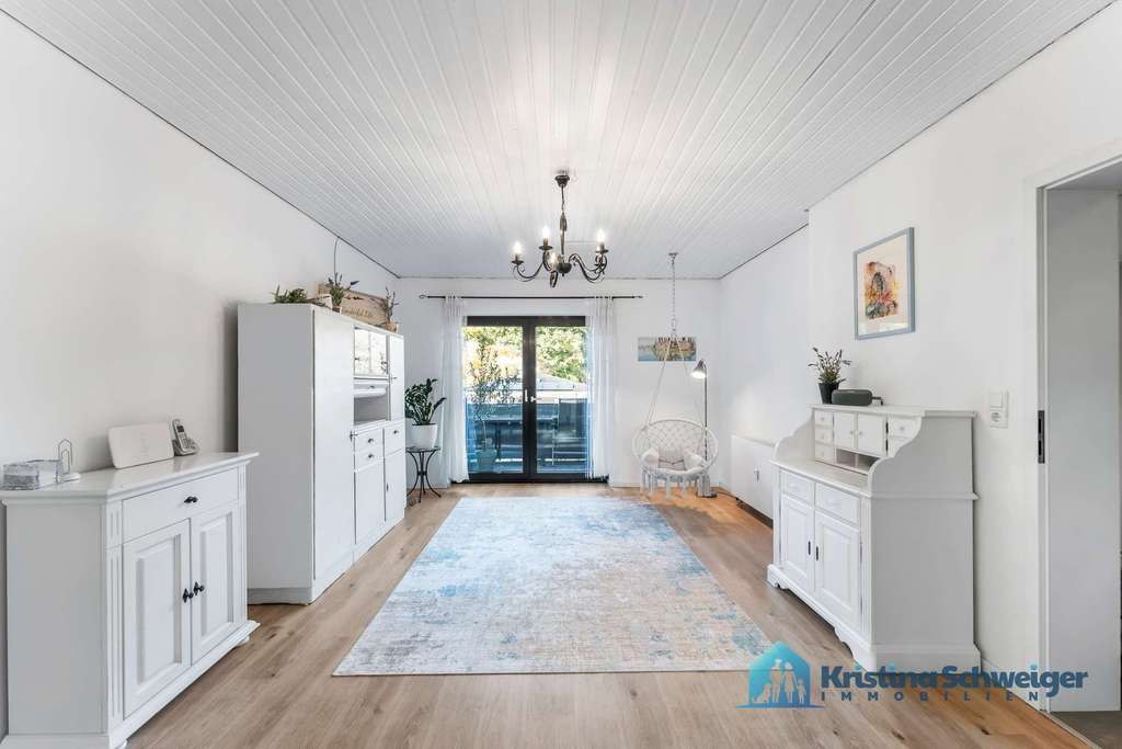 Immobilie in Altdorf bei Nürnberg - Zeitnah bezugsfrei! Stilvoll modernisierte 5-Zimmer-Whg mit Charakter - Bild 1