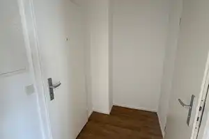 Helles & gepflegtes 1 Zimmerapartement mit Balkon in zentraler Lage von Wiesbaden! – Wittelsbacher Straße 33, 65189 Wiesbaden – Vorschaubild 11