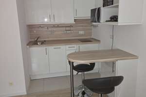 Charmantes 1-Zimmer-Appartement in Bogenhausen-Johanneskirchen mit Außen-Poolanlage – Johanneskirchner Straße 147, 81929 Johanneskirchen, München – Vorschaubild 8