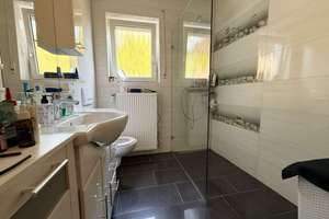 Helles, top gepflegtes EFH in Hanglage mit Garten in Obernburg – Die vollständige Adresse der Immobilie erhältst du vom Anbieter., 63785 Obernburg am Main – Vorschaubild 16